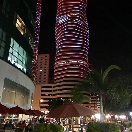 Luxury Suites River Front Guayaquil Exterior photo